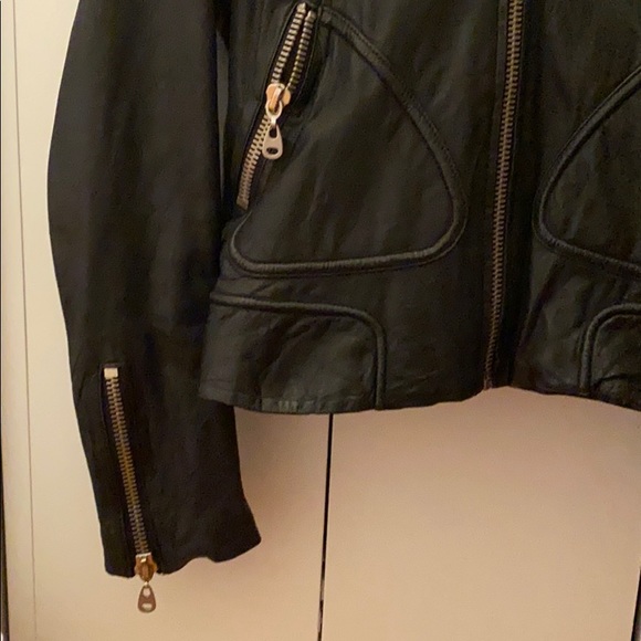 Leather jacket - Picture 2 of 6